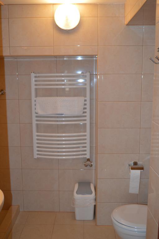 Muskatli Panzio Bed & Breakfast Gyor Room photo
